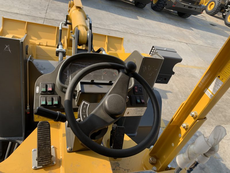 máy xúc lật chui hầm sdlg zl30e-16