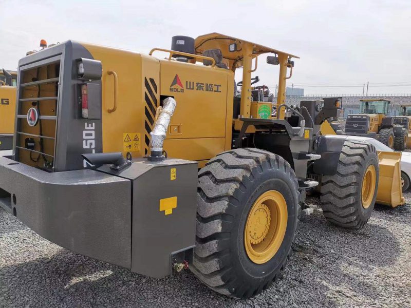 máy xúc lật chui hầm sdlg zl50e-6
